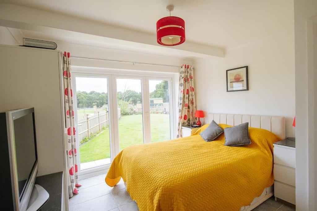 Blackberry Annex. Detached Cottage. Rural Location West Chiltington
