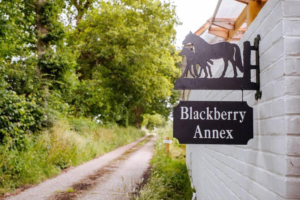 Blackberry Annex. Detached Cottage. Rural Location *